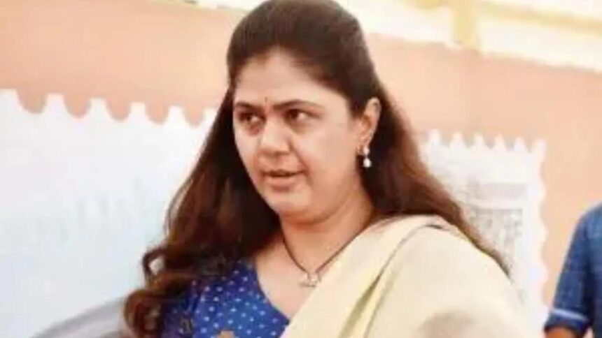 Maratha quota agitators try to block BJP candidate Pankaja Munde`s convoy