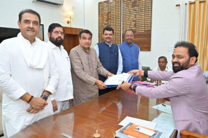 Nitin Gadkari files his nomination; CM Shinde, Dy CM Fadnavis present too