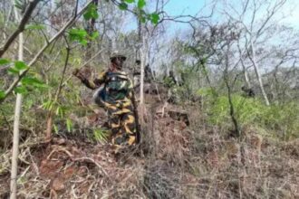 3 jawans injured in encounter | India News