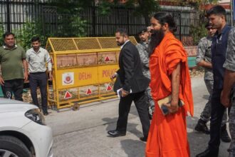 Ads case: SC asks Baba Ramdev, Balkrishna to issue public apology