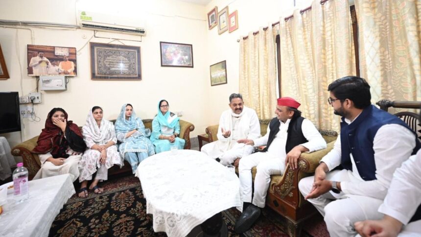 Akhilesh Yadav visits Mukhtar Ansari`s family in UP`s Ghazipur