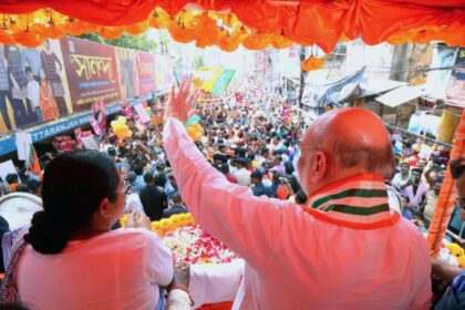 Amit Shah holds massive roadshow in Bengaluru