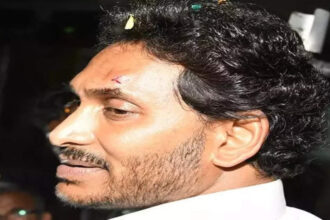 Andhra Pradesh Jagan Mohan Reddy hurt in stone-pelting during poll yatra in Vijayawada | India News