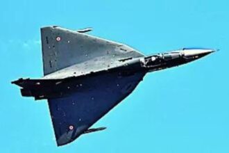 Defence ministry issues tender to HAL for 97 Tejas jets | India News