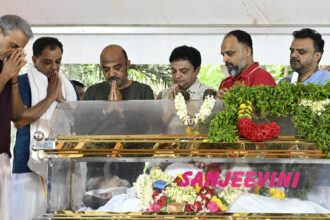 Dwarakish laid to rest with State honours