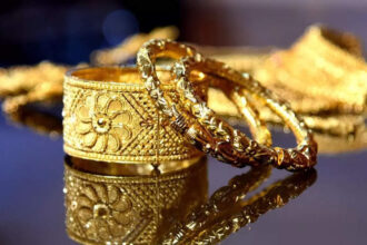 Gold rate crosses new milestone of Rs 70,000 per 10 gm