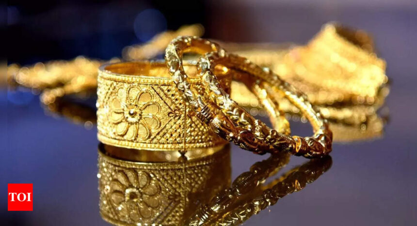 Gold rate crosses new milestone of Rs 70,000 per 10 gm