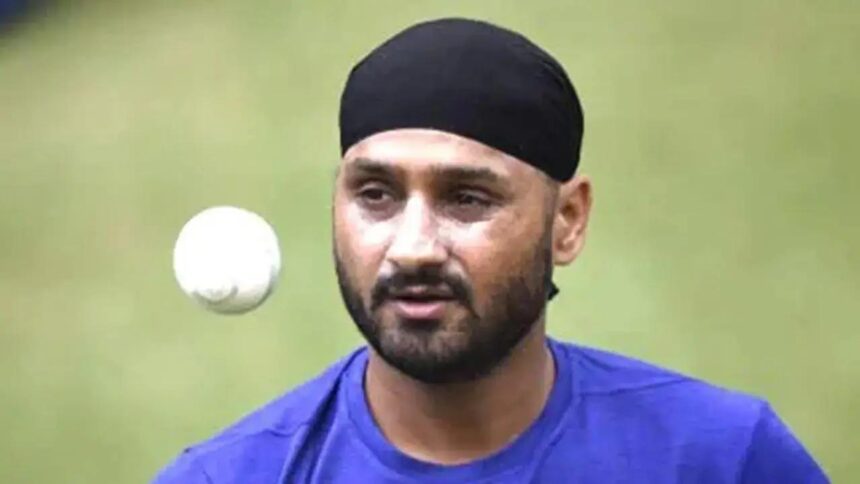 IPL 2024: Harbhajan Singh`s take on Virat Kohli`s controversial dismissal