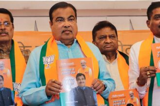 LS polls: 3 days ahead of voting, Nitin Gadkari unveils manifesto for Nagpur