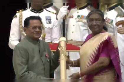 President Droupadi Murmu confers Padma Bhushan to former VP M Venkaiah Naidu, actor Mithun Chakraborty, former governor Ram Naik, others | India News