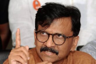 Sanjay Raut takes 'dancer' jibe at Navneet Rana; BJP moves EC | India News