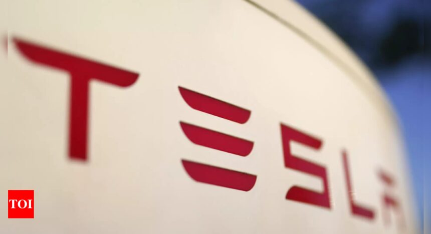 Tesla to layoff over 2600 workers from Texas factory