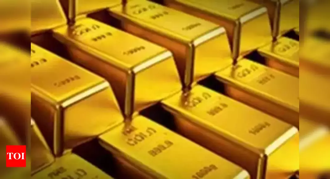 Why gold prices are rising to a record high