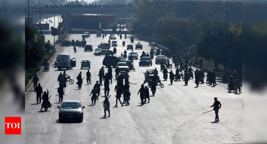 Security forces clear Islamabad of Imran Khan's supporters, PTI says 8 party workers killed but protests will go on | India News