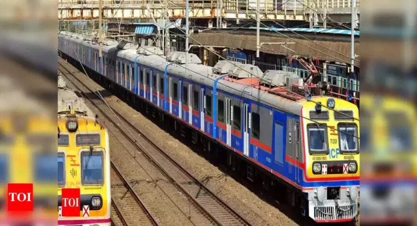GRP registers FIR after video of nude man in ladies compartment of Mumbai AC local goes viral | Mumbai News