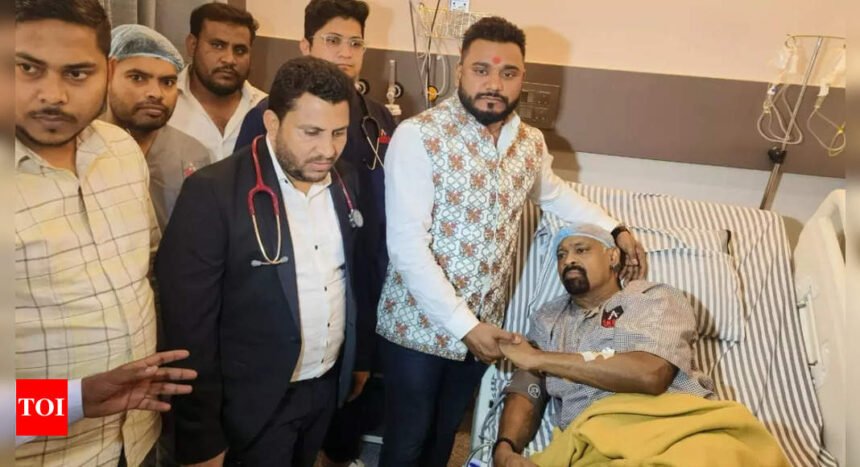 Vinod Kambli shows signs of recovery, continues to be in ICU at Bhiwandi hospital | Thane News