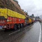 2 seriously injured as trucks collide on Thane highway | Mumbai News