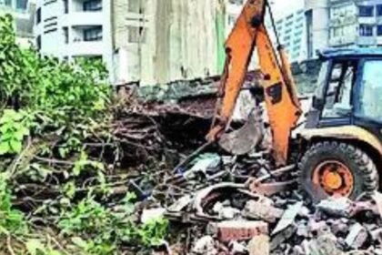 BMC staffer in Mumbai dies after electric pole falls during demolition drive