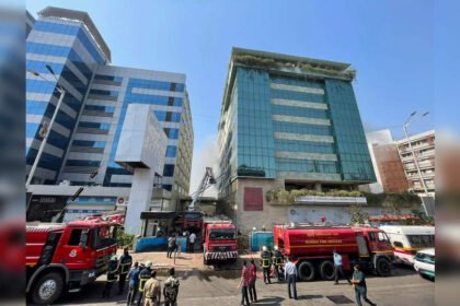 Fire breaks out at Poonam Chambers in south Mumbai | Mumbai News