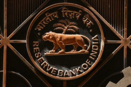 Flagging farm loan waivers, cash transfers & other sops, RBI says rationalise subsidies | India News