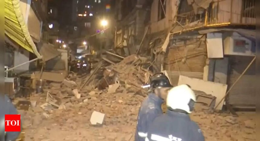 Mumbai: Portion of four-storey building collapses at Bhendi Bazaar in Dongri | Mumbai News