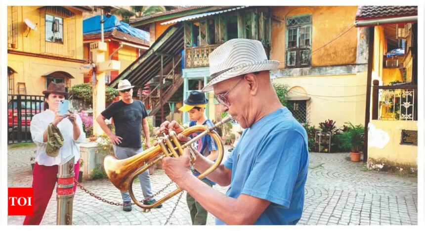 Mumbaikars gear up for Christmas with carol singing, baking and decor workshops | Mumbai News
