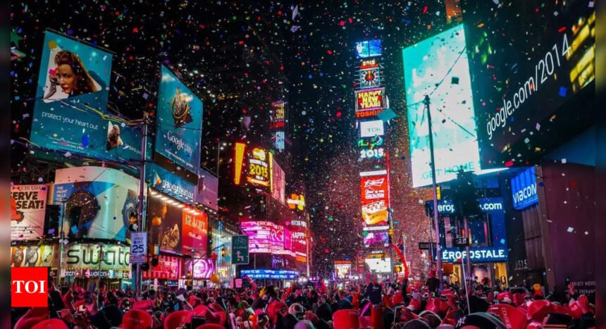 New York City prepares for heavily secured New Year’s eve in Times Square - Drones, dogs, officers deployed