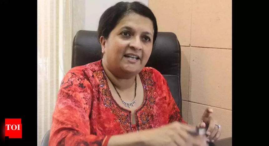 Activist seeks suo motu HC action in Maha sarpanch case as axe-Munde pressure mounts | India News