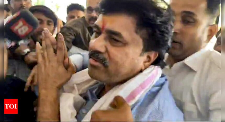 Beed sarpanch murder probe: Walmik Karad gets 14-day judicial custody, charged under MCOCA | Mumbai News