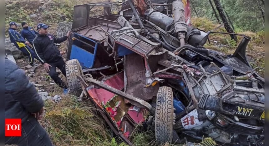Five killed as bus falls into 100-metre gorge in Uttarakhand's Pauri Garhwal