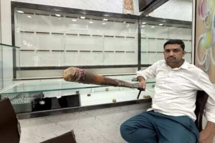 Jeweller thwacks robbers with bamboo, all 3 run off in Maharashtra | Mumbai News