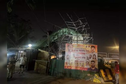 Metro pier reinforcement collapses in Mumbai's Chembur society | Mumbai News