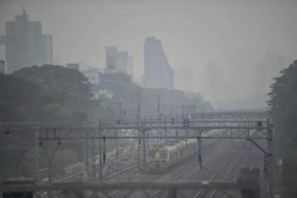 Mumbai gets warmer with 3 rise in 1 day, sees late-night drizzle | Mumbai News