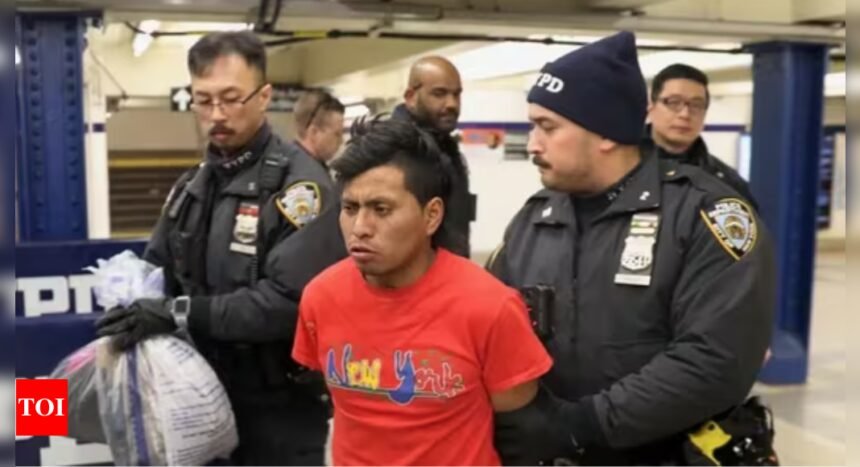 NYPD Reward: NYPD awards $10,000 to teens who helped capture NYC subway killer after initial denial