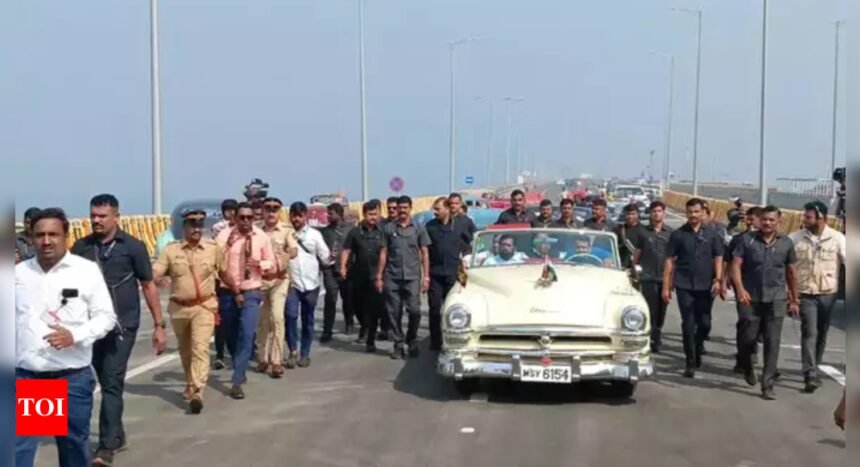 Photos: CM Devendra Fadnavis inaugurates northbound connecting arch bridge of Mumbai's Coastal Road in convoy of vintage cars | Mumbai News