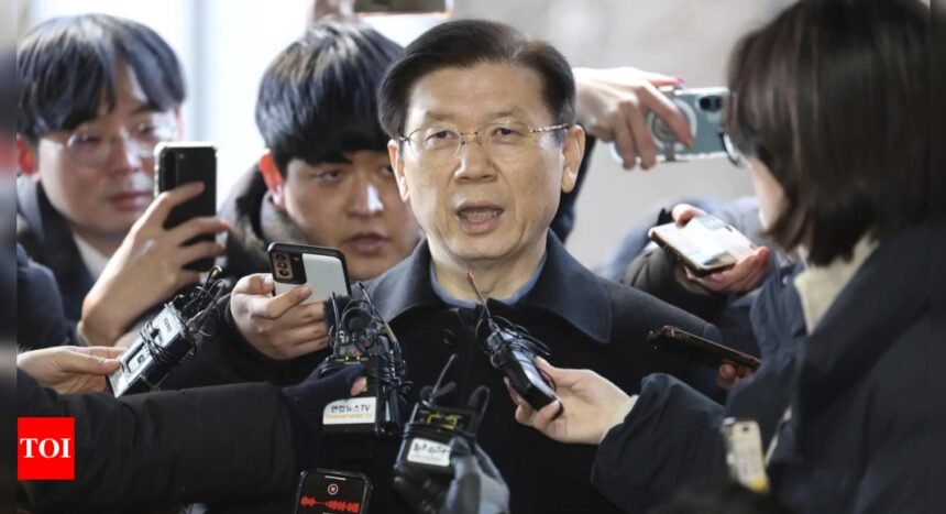 South Korea's acting leader accepts resignation of presidential security chief