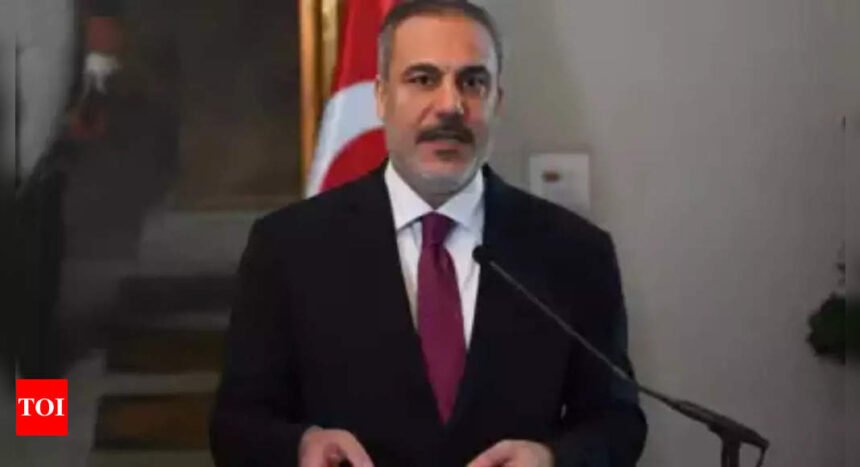 Turkey threatens offensive against Syrian Kurdish fighters