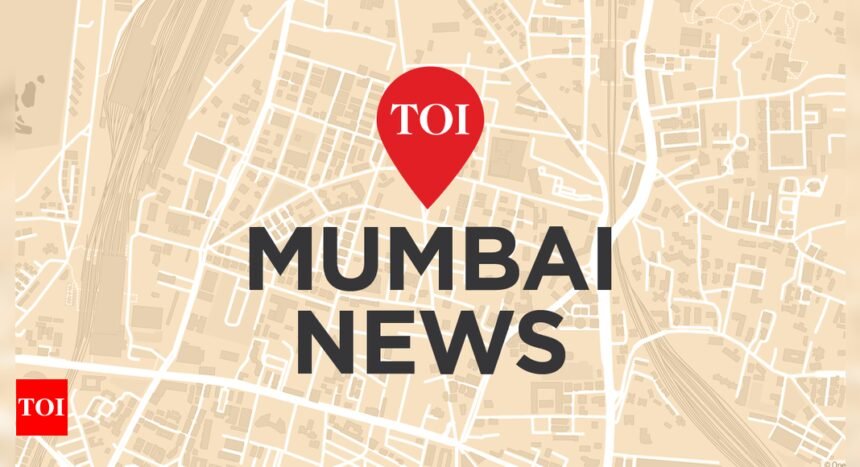 Four held for running illegal call centre in Mumbai | Mumbai News