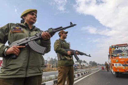 J&K Police seize 6 kg heroin, arrest 2 narcotics smugglers near LoC