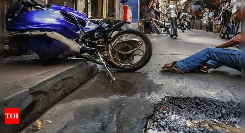 Techie returning from pal’s birthday mowed down as bike hits pothole in Maharashtra's Bhidwandi | Mumbai News